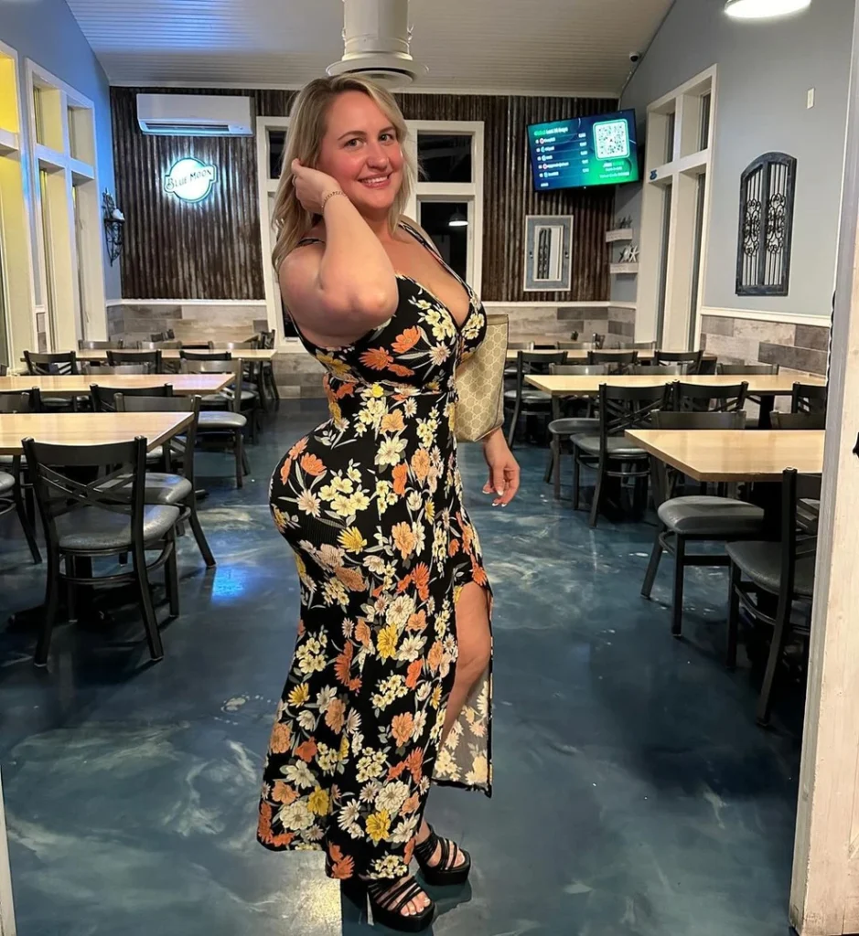 Hollie Berry (Cake Queen) Biography, Age, Cars, Boyfriend, Career, Net Worth & Instagram