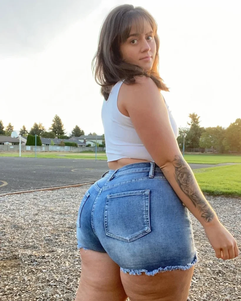 Curvy Jade Biography