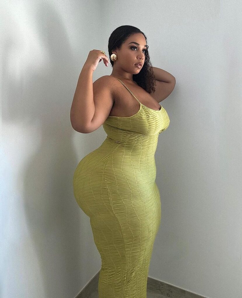Ms Marie Biography: Spanish Curvy Plus-Size Model & Influencer