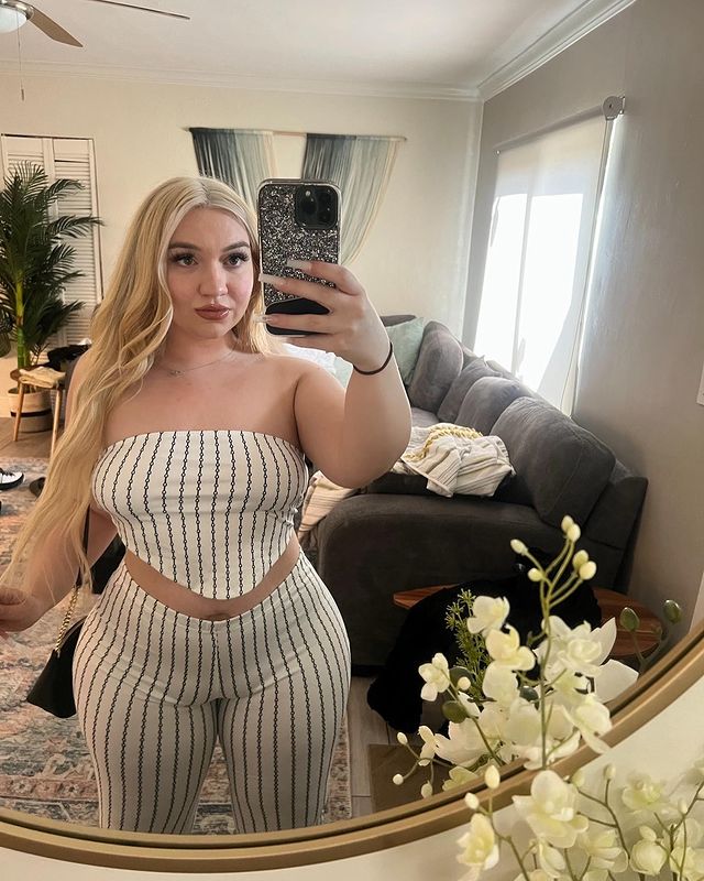 Harmony Jones Biography – American Plus-Size Model & Social Media Influencer