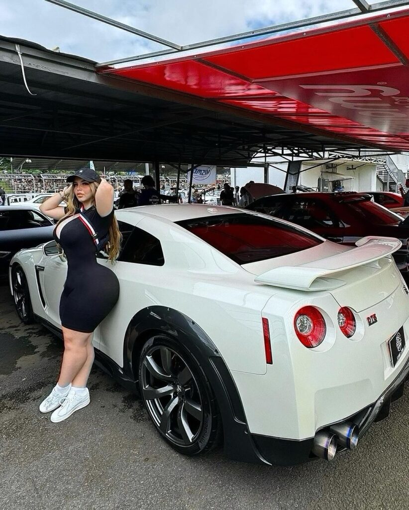 Gaby Jaramillo Biography: Colombian Curvy Model Social Star