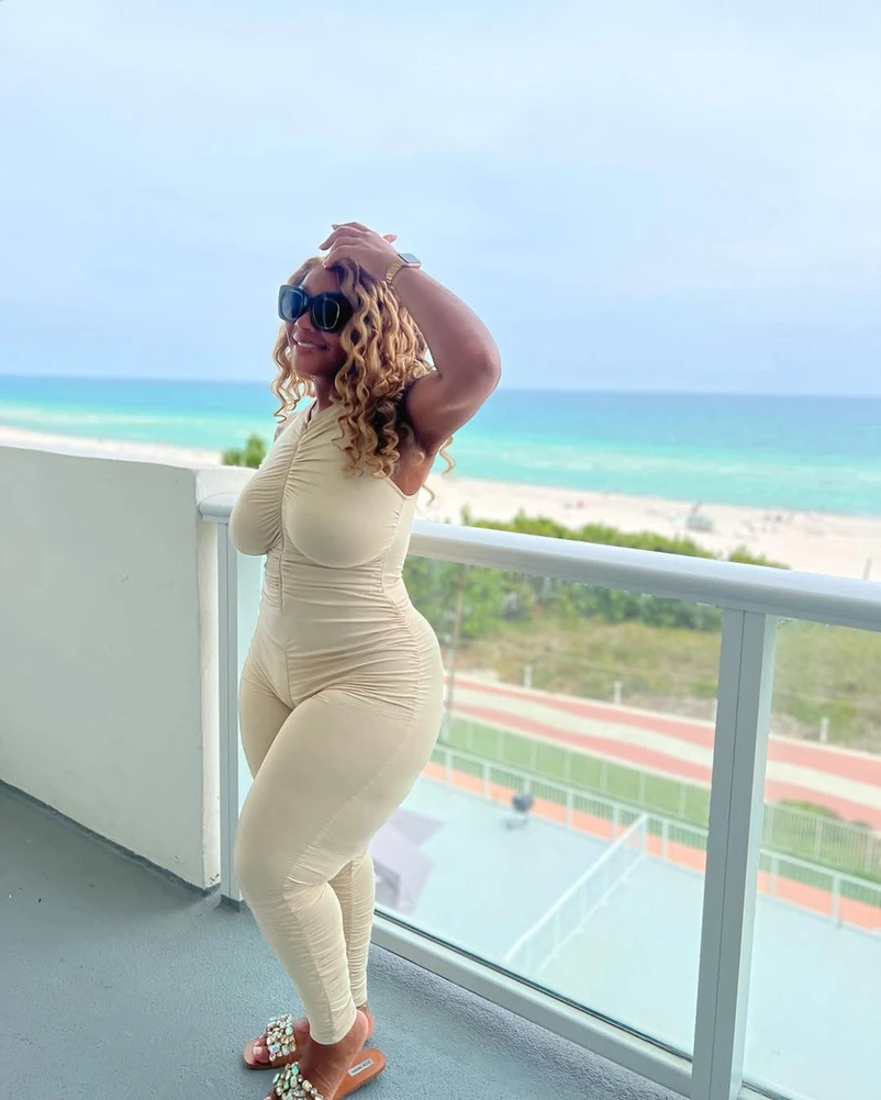 Candy Mary (eatmah_kandy) – Curvy Model, Entrepreneur & Global Influencer