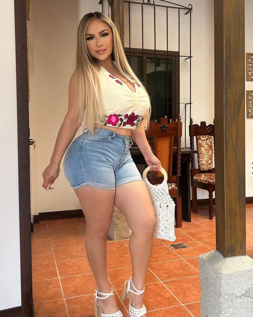 Miss Sweetz Biography – American IG Baddie, Model & Fashion Influencer