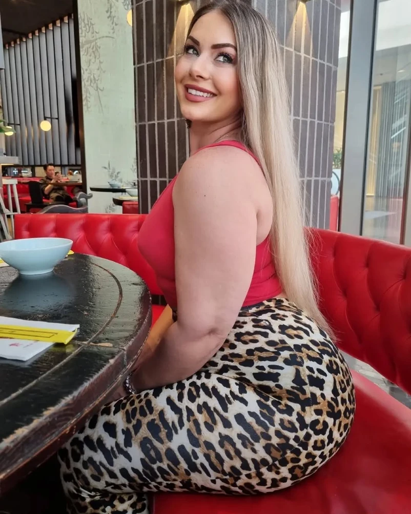 Monique de Dios (Dizzy Fitness) Biography, Age, Career, Instagram & Net Worth