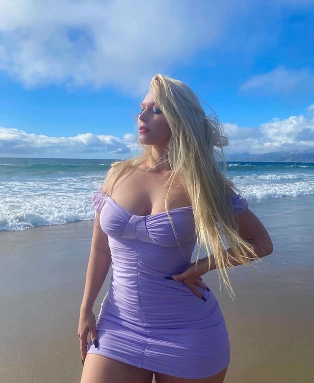 Amethyst Fay Music Biography – American Musician, Model & Instagram Star