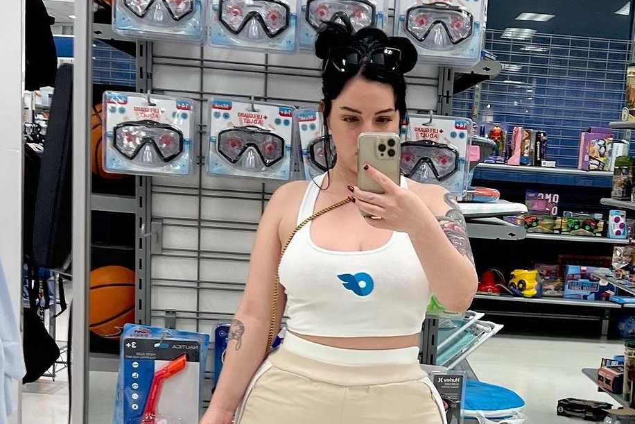 Donna Biography Age, Height, Weight, Measurements & Photos