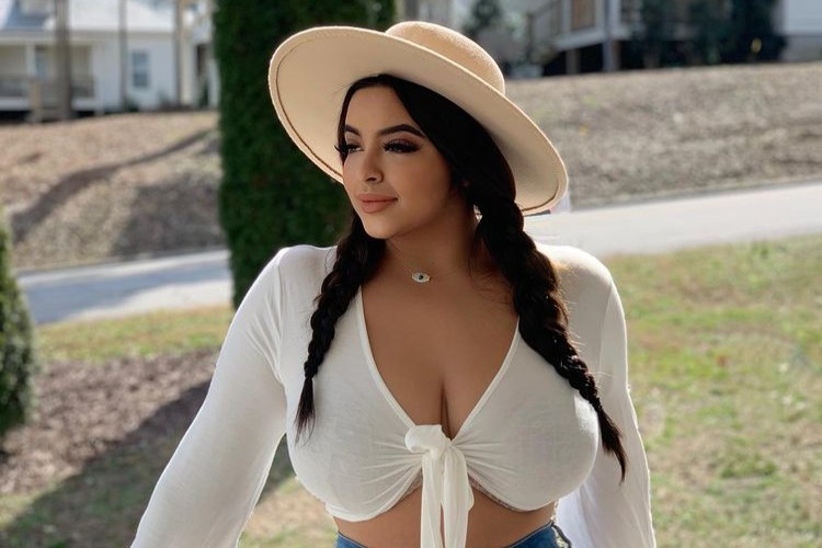 Miss Tania Biography – Mexican-American Fashion Model & Social Media Star